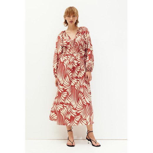 H & M - Obszerna sukienka ze sznurkiem do ściągania - Czerwony H & M S H&M