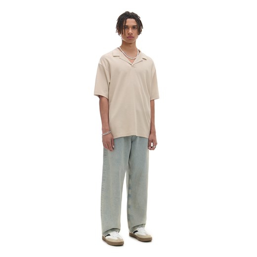 Cropp - Kremowa gładka koszulka polo - kremowy ze sklepu Cropp w kategorii T-shirty męskie - zdjęcie 174090325