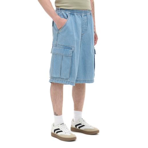 Cropp - Niebieskie jeansowe szorty parachute - niebieski ze sklepu Cropp w kategorii Spodenki męskie - zdjęcie 174092327