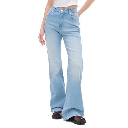 Cropp - Jeansy slim flare - niebieski ze sklepu Cropp w kategorii Jeansy damskie - zdjęcie 174106128