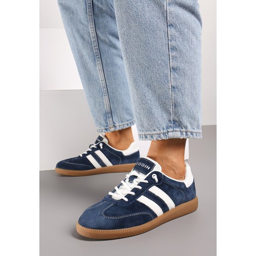 Granatowe Płaskie Skórzane Sneakersy Ozdobione Paskami Navilen ze sklepu born2be.pl w kategorii Buty sportowe damskie - zdjęcie 174138756