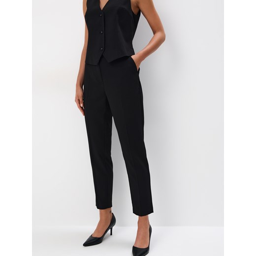 Spodnie damskie Mohito czarne 