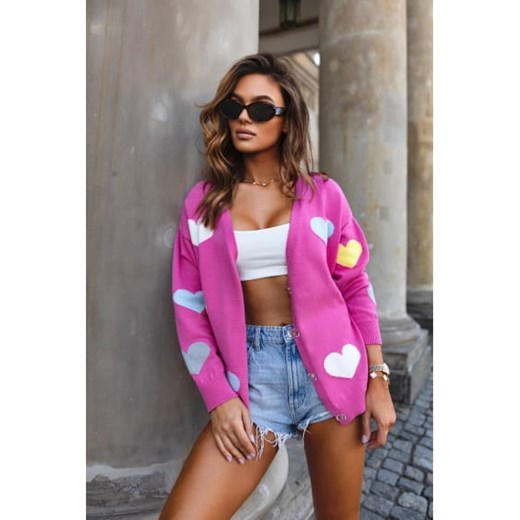 krótki kardigan sweter hearts rozpinany  w serca polski produkt j&k premium - różowy ze sklepu STYLOWO w kategorii Swetry damskie - zdjęcie 174374485
