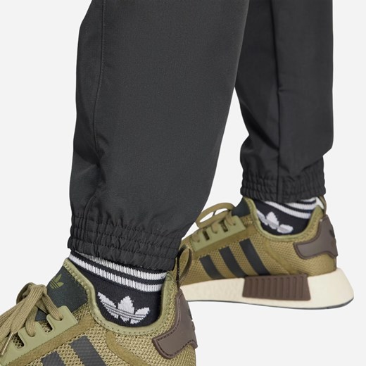 Spodnie sportowe męskie bojówki adidas Utility IR9442 L Czarne (4066757261800). XL promocja Rozetka.pl