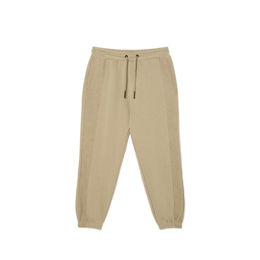 Cropp - Beżowe dresowe joggery - beżowy ze sklepu Cropp w kategorii Spodnie męskie - zdjęcie 174548008