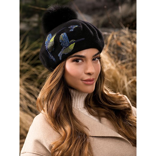 Czarny beret z aplikacją ptaków L'AF Kenasa ze sklepu Eye For Fashion w kategorii Czapki zimowe damskie - zdjęcie 174578126