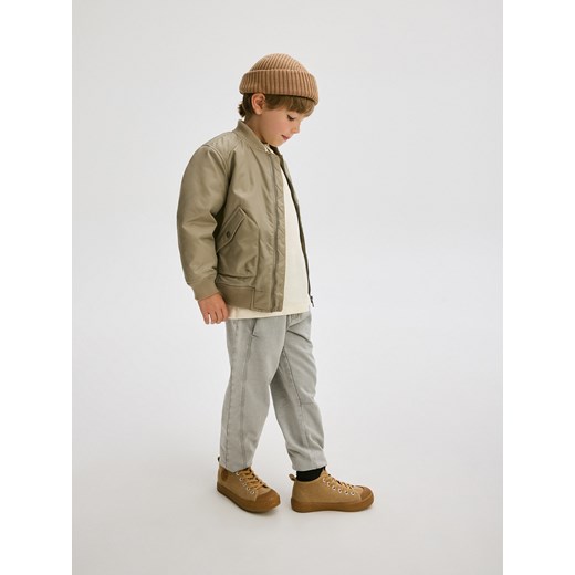 Reserved - Kurtka bomber - kremowy - id: 000BC-12X - marki Reserved - 174597687 Reserved - Kurtka bomber - kremowy ze sklepu Reserved w kategorii Kurtki chłopięce - zdjęcie 174597687