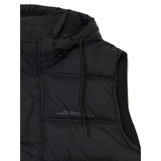 Cropp - Czarna pikowana kamizelka z kapturem - czarny Cropp XS Cropp