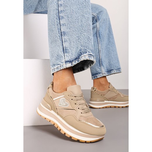 Ciemnobeżowe Sneakersy na Grubej Podeszwie Ozdobione Sercem i Metalicznymi Wstawkami Verioras ze sklepu born2be.pl w kategorii Buty sportowe damskie - zdjęcie 174613299