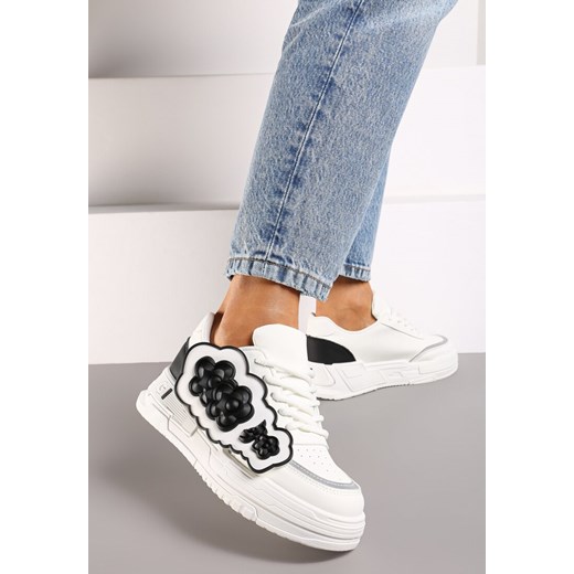 Biało-Czarne Sneakersy na Niskiej Platformie z Ozdobnymi Kwiatkami na Boku Benavilla ze sklepu renee.pl w kategorii Buty sportowe damskie - zdjęcie 174632029