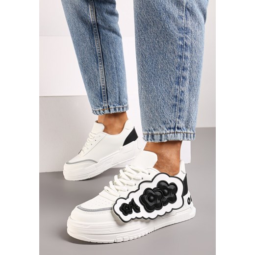 Biało-Czarne Sneakersy na Grubej Podeszwie z Gumowymi Zdobieniami w Postaci Kwiatów Benalita ze sklepu born2be.pl w kategorii Buty sportowe damskie - zdjęcie 174632977