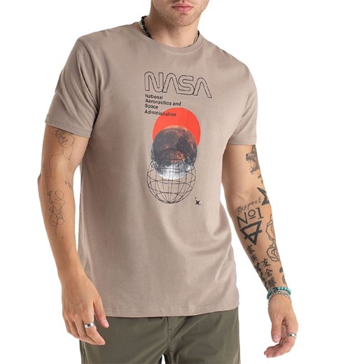 Koszulka Alpha Industries Nasa Orbit 146510679 - beżowa ze sklepu streetstyle24.pl w kategorii T-shirty męskie - zdjęcie 174639397