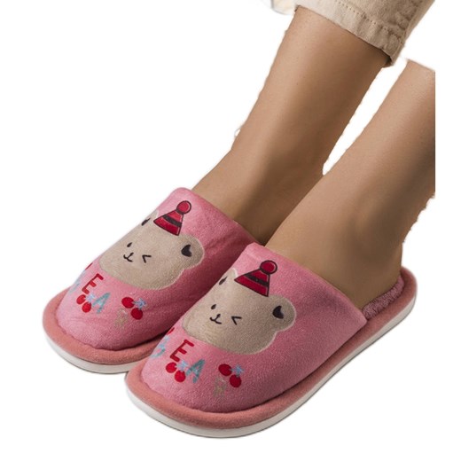 Różowe miękkie kapcie Bear ze sklepu ButyModne.pl w kategorii Kapcie damskie - zdjęcie 174656338