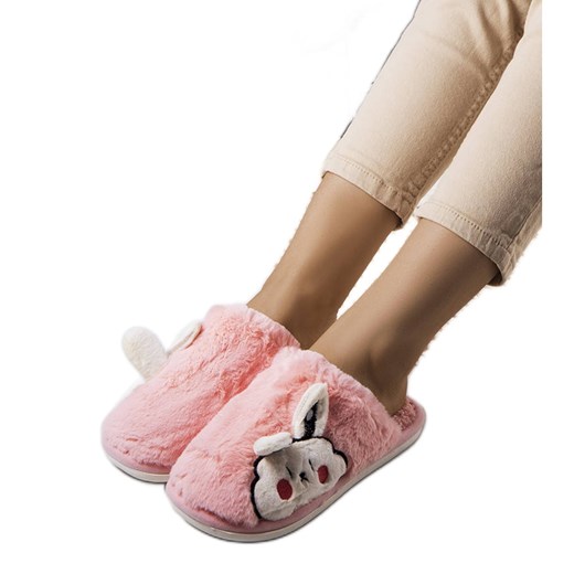 Różowe miękkie kapcie Half Bunny ze sklepu ButyModne.pl w kategorii Kapcie damskie - zdjęcie 174656358