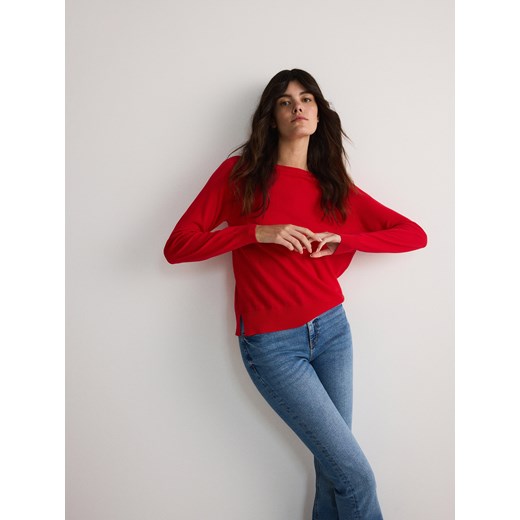 Sweter damski czerwony Reserved casualowy z dekoltem w serek