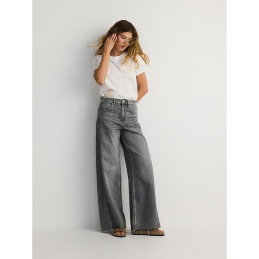 Bluzka damska Reserved z krótkimi rękawami z okrągłym dekoltem z haftem z bawełny 