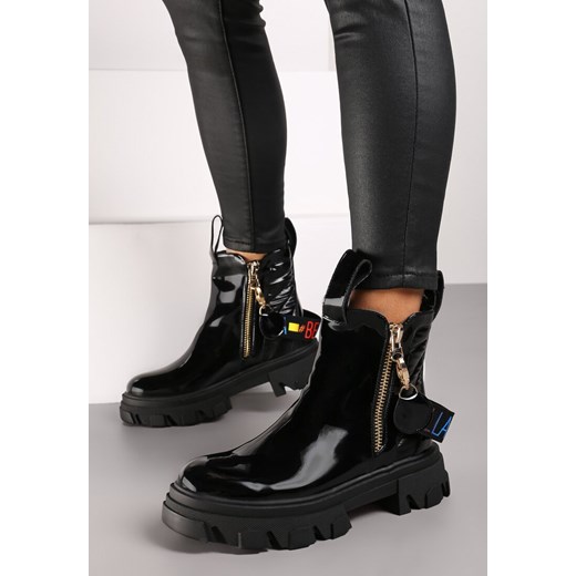 Czarne Lakierowane Płaskie Botki Workery z Ozdobną Taśmą z Napisem i Suwakiem Renee 36 wyprzedaż renee.pl