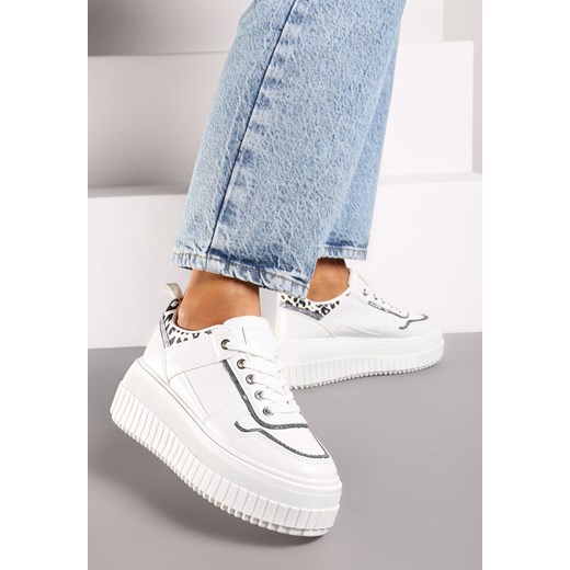 Białe Sneakersy na Grubej Tłoczonej Podeszwie z Panterką Iverina ze sklepu born2be.pl w kategorii Buty sportowe damskie - zdjęcie 174669167
