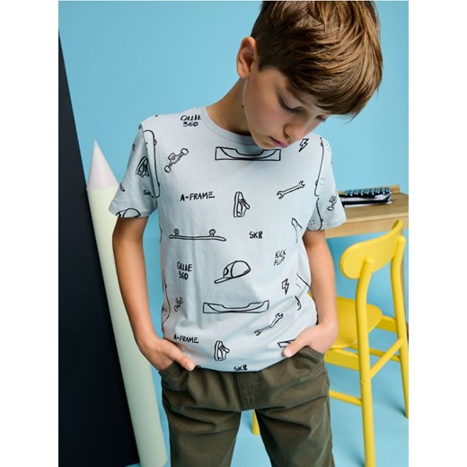 Sinsay - Koszulka - szary - id: 127AP-85X - marki Sinsay - 174691576 Sinsay - Koszulka - szary ze sklepu Sinsay w kategorii T-shirty chłopięce - zdjęcie 174691576