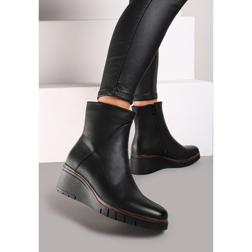 Czarne Klasyczne Ocieplane Botki na Koturnie Verinnore 38 wyprzedaż born2be.pl