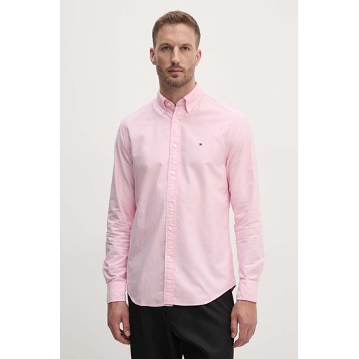 Tommy Hilfiger koszula bawełniana męska kolor różowy regular z kołnierzykiem button-down MW0MW35774 ze sklepu ANSWEAR.com w kategorii Koszule męskie - zdjęcie 174743526