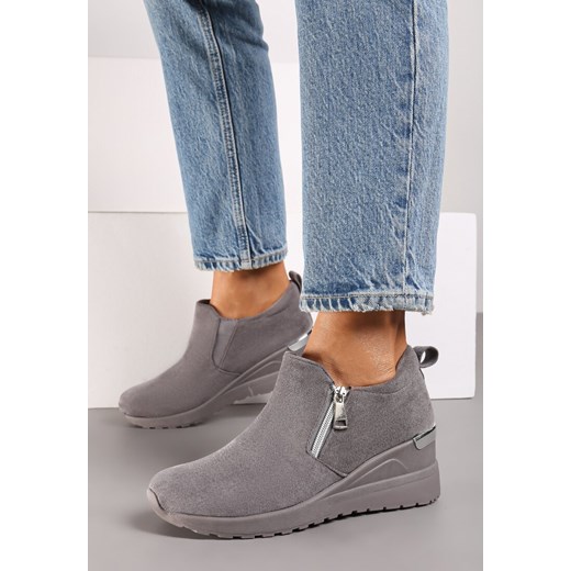 Szare Sneakersy na Koturnie Ozdobione Suwakiem i Dailee ze sklepu born2be.pl w kategorii Buty sportowe damskie - zdjęcie 174796285