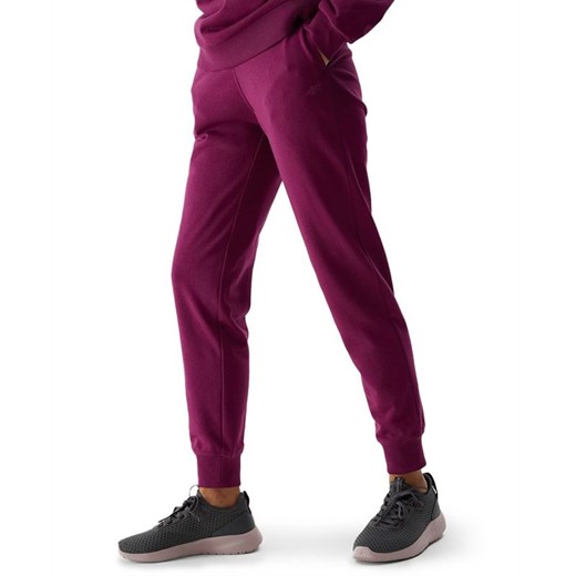 Spodnie 4F WSS24TTROF60651S - różowe ze sklepu streetstyle24.pl w kategorii Spodnie damskie - zdjęcie 174800778