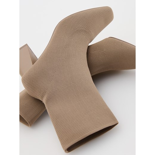 Reserved - Botki na obcasie - beżowy ze sklepu Reserved w kategorii Botki - zdjęcie 174807508