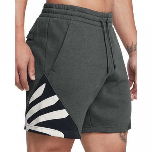 Męskie spodenki dresowe Under Armour Curry Splash Fleece - szare ze sklepu Sportstylestory.com w kategorii Spodenki męskie - zdjęcie 174813909