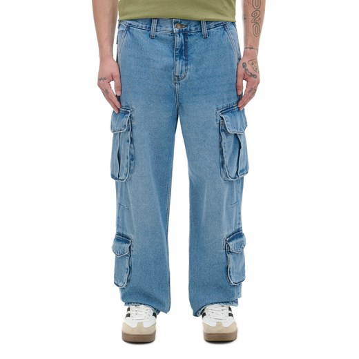 Cropp - Niebieskie jeansy baggy z kieszeniami cargo - niebieski Cropp 32/34 Cropp