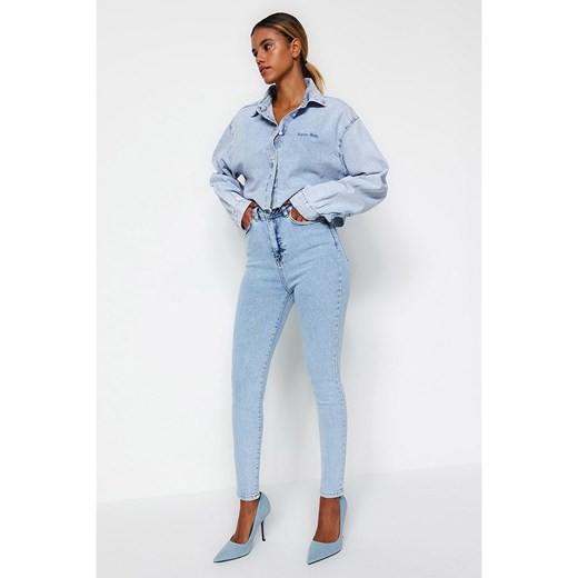 trendyol Dżinsy - Skinny fit - w kolorze błękitnym ze sklepu Limango Polska w kategorii Jeansy damskie - zdjęcie 174861817