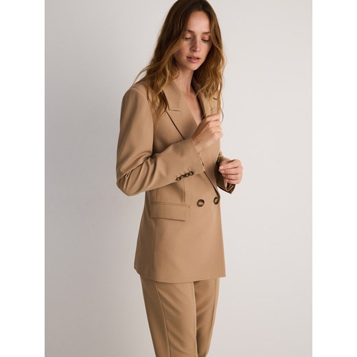 Reserved - Dwurzędowa marynarka z dodatkiem wiskozy - brązowy Reserved S Reserved