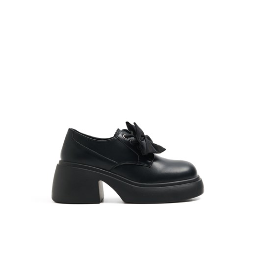 Cropp - Loafersy z kokardami - czarny Cropp 36 Cropp