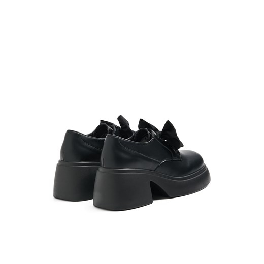 Cropp - Loafersy z kokardami - czarny Cropp 37 Cropp