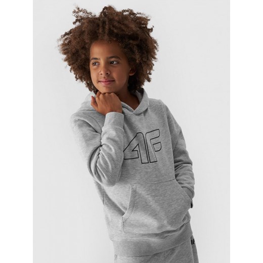 Chłopięca bluza dresowa nierozpinana z kapturem 4F 4FJWMM00TSWSM1292 - szara ze sklepu Sportstylestory.com w kategorii Bluzy chłopięce - zdjęcie 174936619