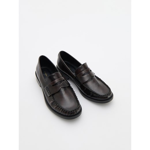 Reserved - Loafersy z imitacji skóry - ciemnobrązowy Reserved 41 Reserved