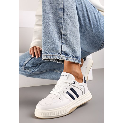 Biało-Niebieskie Sneakersy na Płaskiej Podeszwie Ozdobione Paskami Noraria ze sklepu born2be.pl w kategorii Buty sportowe damskie - zdjęcie 174943455