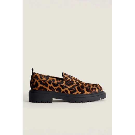 Hoff mokasyny skórzane LEOPARD MARRON damskie kolor brązowy na płaskim obcasie 22428004 SCHOOL ze sklepu ANSWEAR.com w kategorii Mokasyny damskie - zdjęcie 174943905