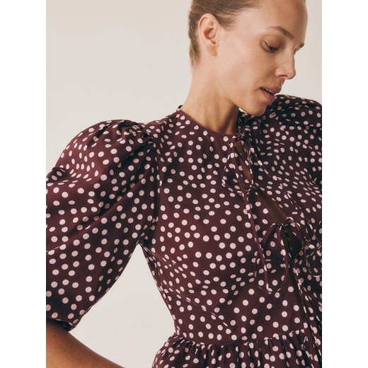 Bluzka damska Reserved z dekoltem w serek na wiosnę bawełniana z krótkim rękawem 