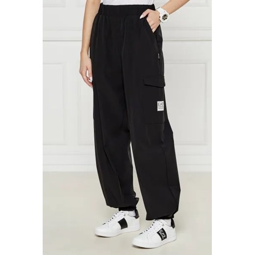 EA7 Spodnie dresowe | Loose fit ze sklepu Gomez Fashion Store w kategorii Spodnie damskie - zdjęcie 175002066