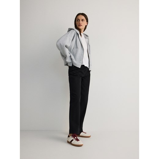 Jeansy damskie Reserved na wiosnę 