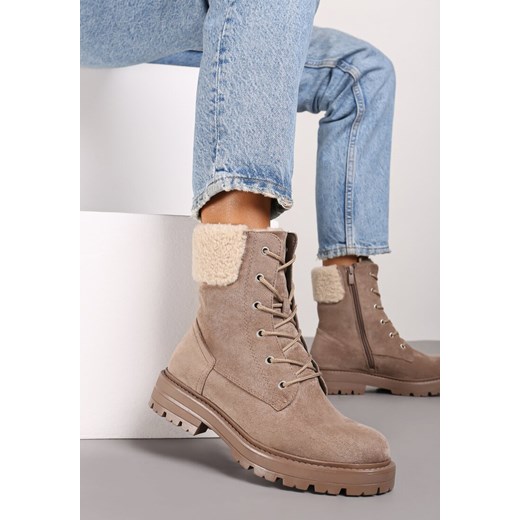 Beżowe Botki Workery na Płaskiej Podeszwie Zdobione Futerkiem Typu Baranek Nevasilla - id: 349400 - marki born2be - 175007709 Beżowe Botki Workery na Płaskiej Podeszwie Zdobione Futerkiem Typu Baranek Nevasilla ze sklepu born2be.pl w kategorii Workery damskie - zdjęcie 175007709