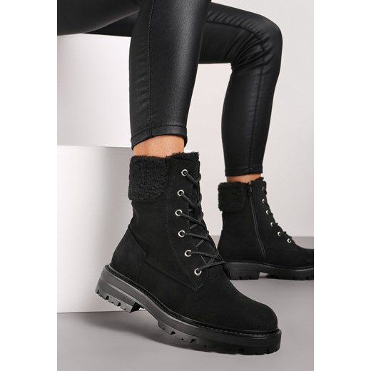 Czarne Botki Workery na Płaskiej Podeszwie Zdobione Futerkiem Typu Baranek Nevasilla - id: 349386 - marki born2be - 175012955 Czarne Botki Workery na Płaskiej Podeszwie Zdobione Futerkiem Typu Baranek Nevasilla ze sklepu born2be.pl w kategorii Workery damskie - zdjęcie 175012955