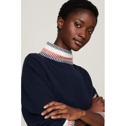 Granatowy sweter damski Tommy Hilfiger z okrągłym dekoltem