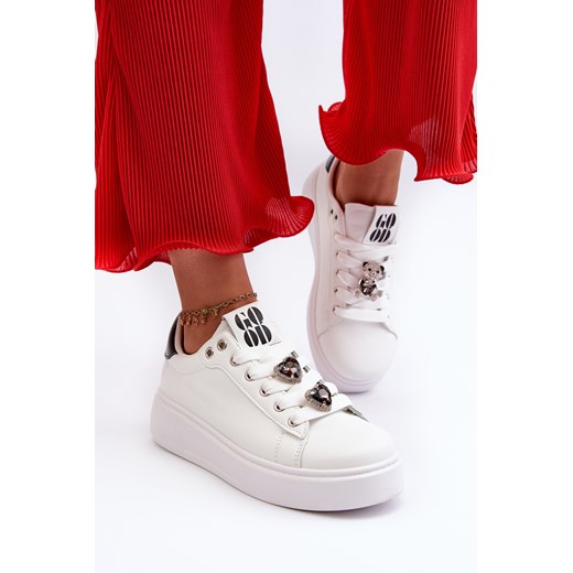 Sneakersy Damskie Na Platformie Przypinki Serca Białe Azamia ze sklepu ZAZOO w kategorii Buty sportowe damskie - zdjęcie 175038329