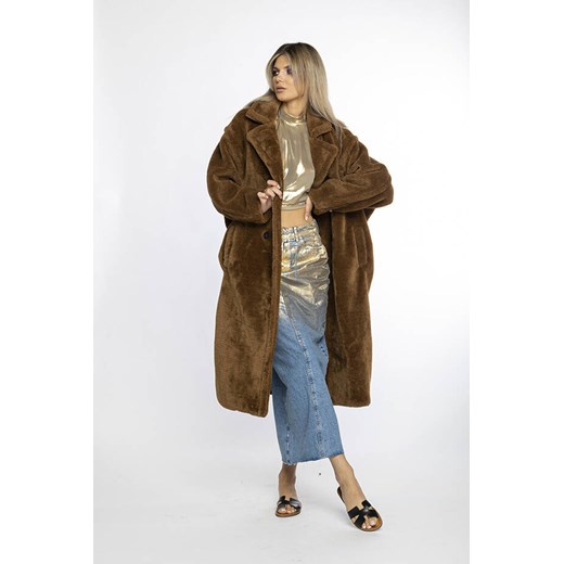 Pluszowy płaszcz damski oversize Ann Gissy brązowy (AG1-J9172) ze sklepu goodlookin.pl w kategorii Futra damskie - zdjęcie 175067197