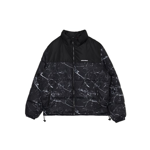 Cropp - Ciemnoszara kurtka puffer z nadrukiem - szary ze sklepu Cropp w kategorii Kurtki męskie - zdjęcie 175076149