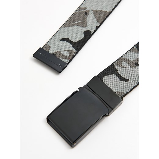 Cropp - Pasek do spodni z militarnym nadrukiem - szary Cropp Uniwersalny Cropp