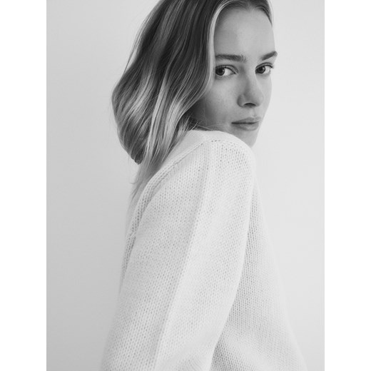Reserved - Wełniany sweter z frędzlami - złamana biel Reserved M Reserved