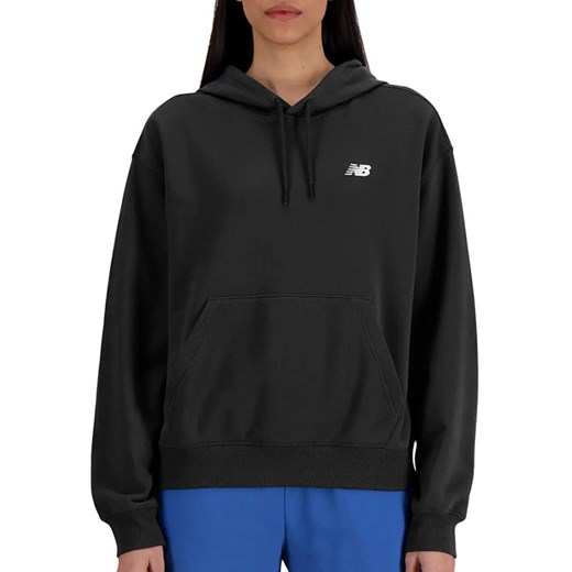 Bluza New Balance WT41507BK - czarna ze sklepu streetstyle24.pl w kategorii Bluzy damskie - zdjęcie 175080605